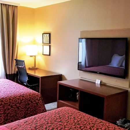 Days Inn By Wyndham Brooklyn Marine Park New York Buitenkant foto