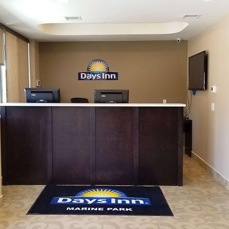 Days Inn By Wyndham Brooklyn Marine Park New York Buitenkant foto