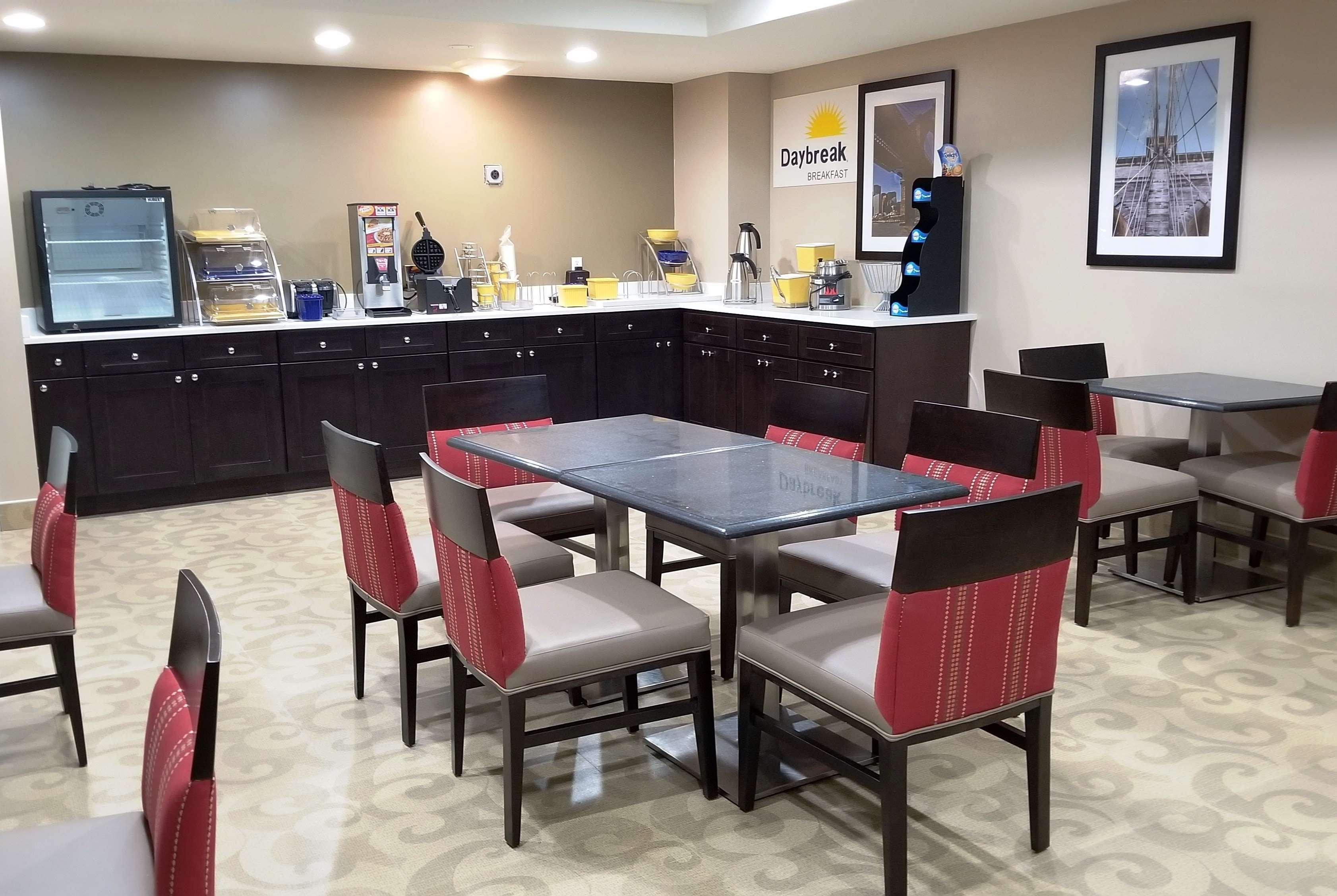Days Inn By Wyndham Brooklyn Marine Park New York Buitenkant foto