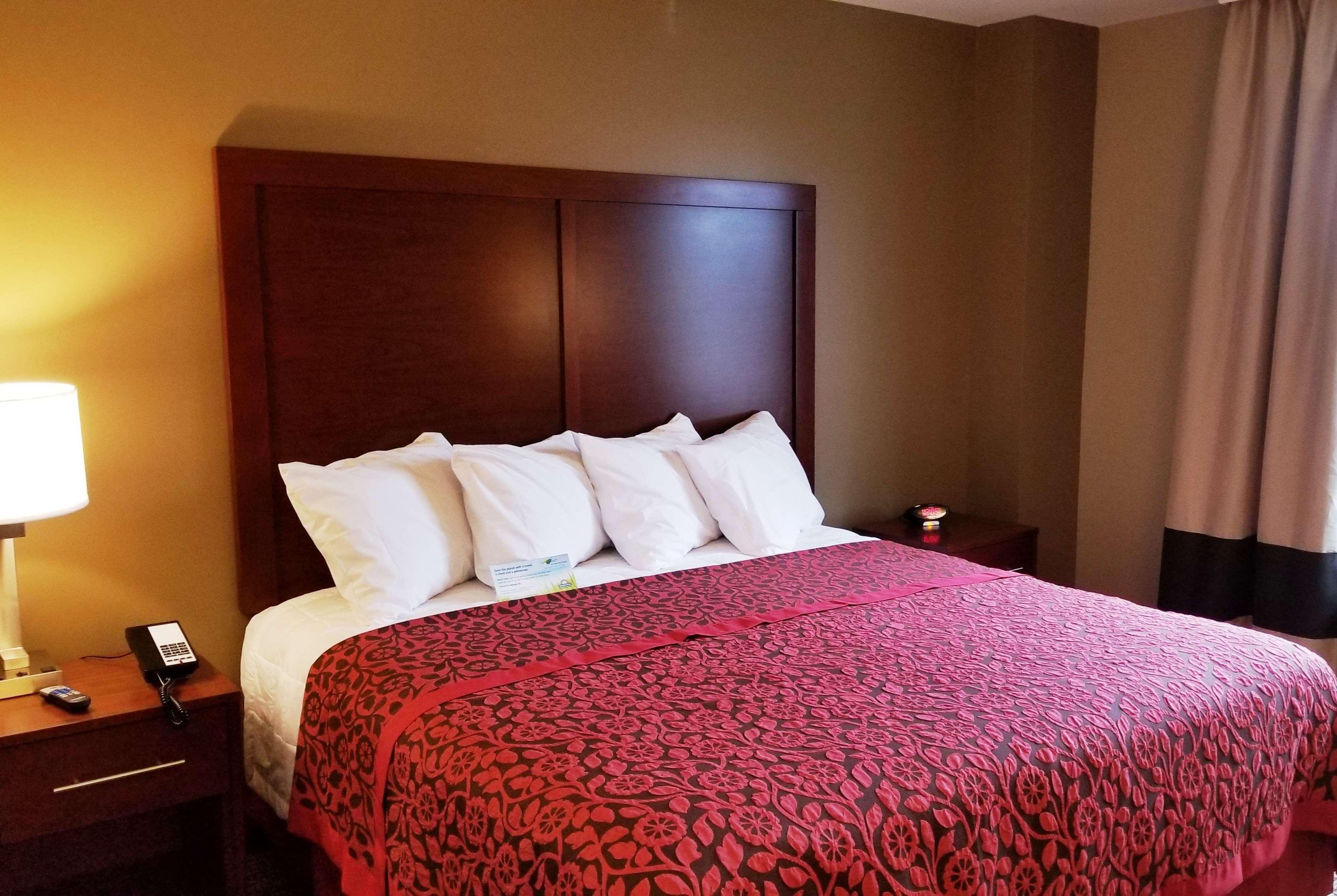 Days Inn By Wyndham Brooklyn Marine Park New York Buitenkant foto