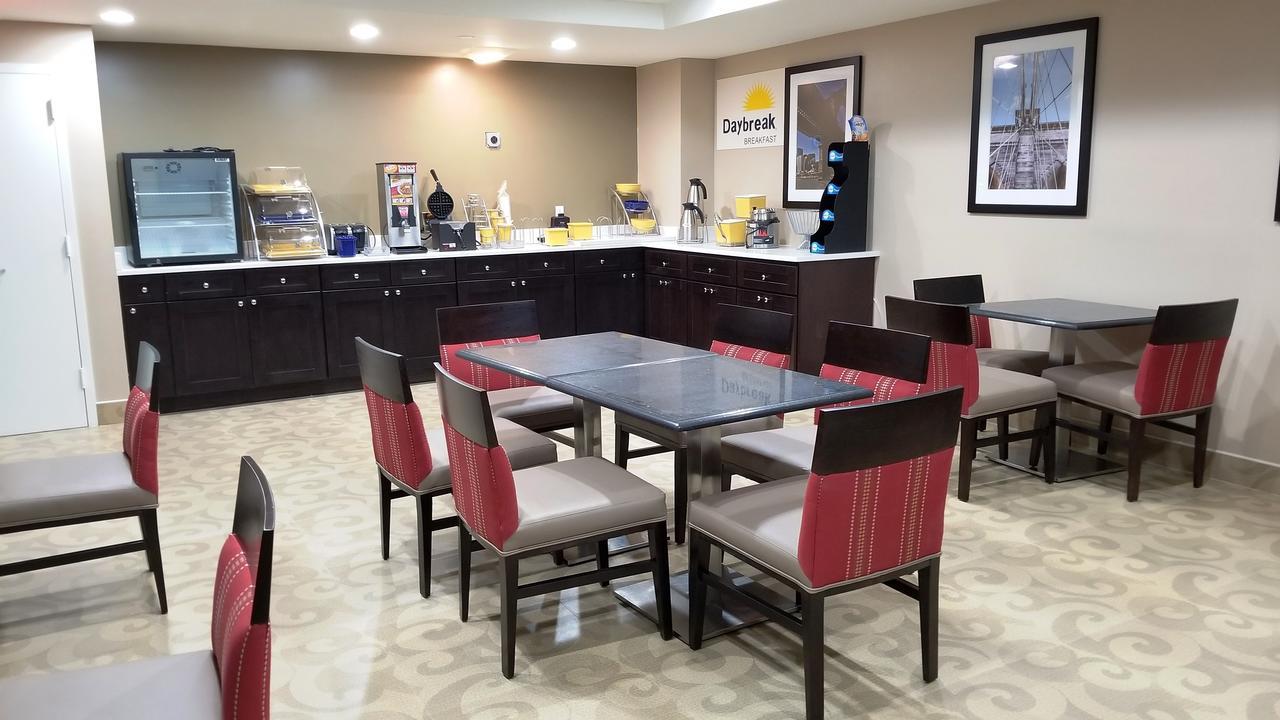 Days Inn By Wyndham Brooklyn Marine Park New York Buitenkant foto