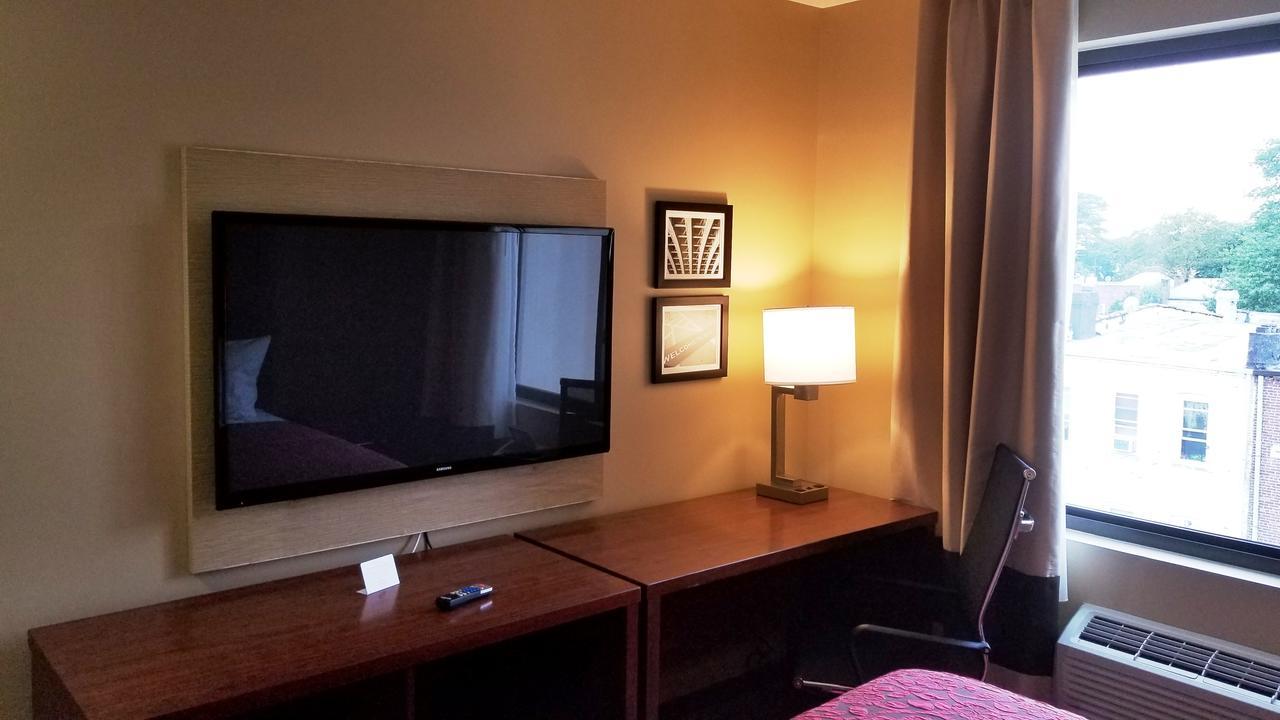 Days Inn By Wyndham Brooklyn Marine Park New York Buitenkant foto